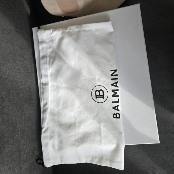 BRAND NEW. BALMAIN bootie - Picture 6 of 7